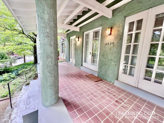Foto del edificio - 2930 Porter St NW