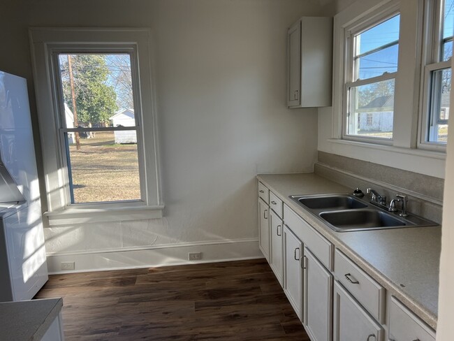 Building Photo - 1308 Washington Street, Roanoke Rapids