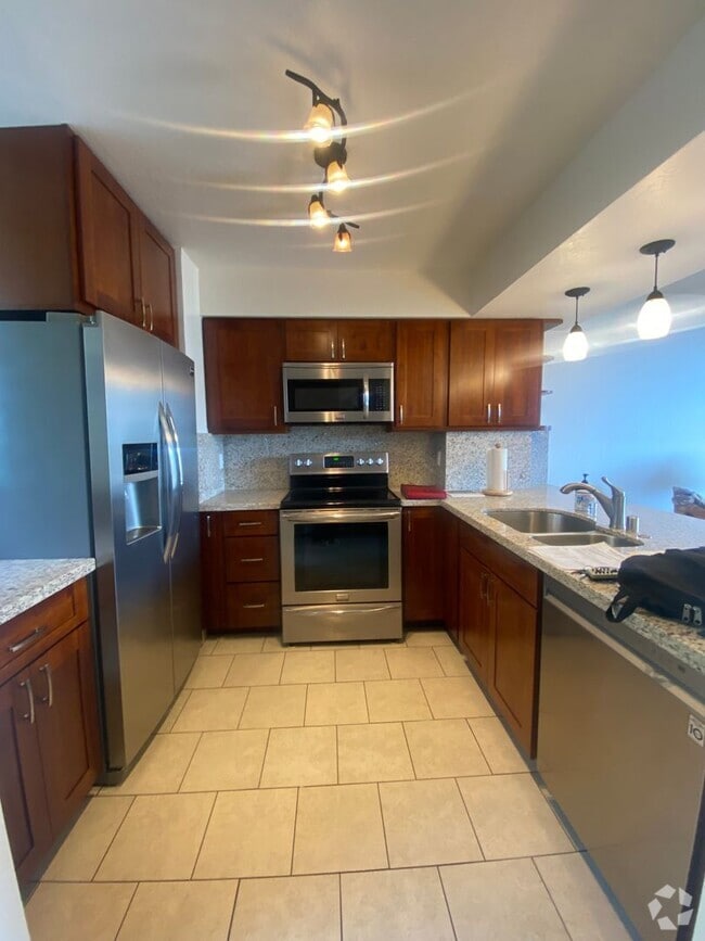 Building Photo - 84-680-680 Kili Dr