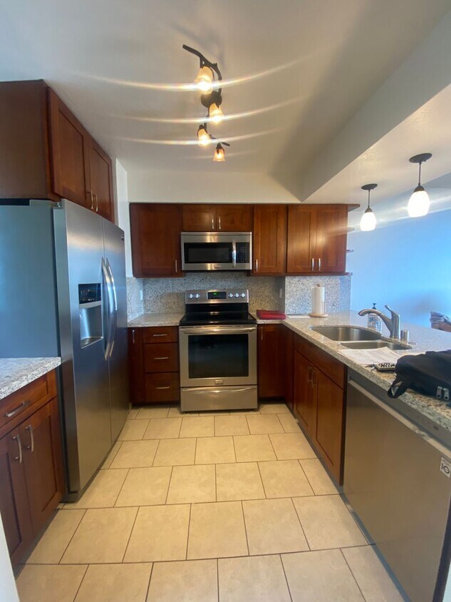 Primary Photo - Makaha Valley Towers Fully Furnished. 1 Be...