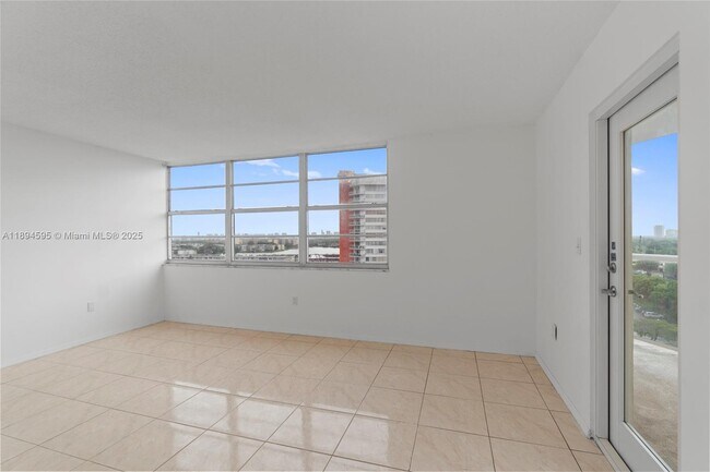 Foto del edificio - 1301 NE Miami Gardens Dr