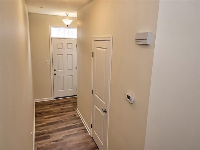 Building Photo - 261 Broadstone Dr