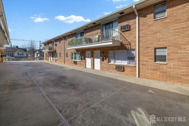 Foto del edificio - 435 Teaneck Rd