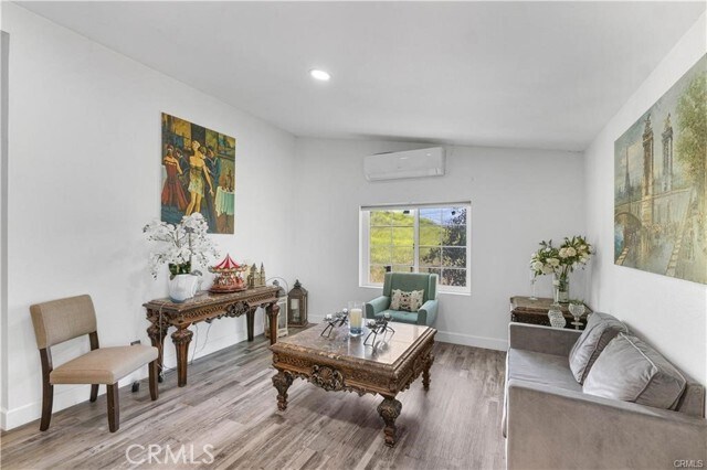 Foto del edificio - 20617 Grand Ave