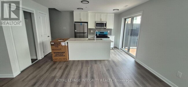 Building Photo - 401 Glenroy Gilbert Dr