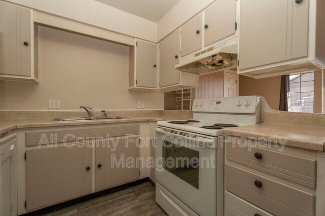 Foto del edificio - 3041 Sumac St