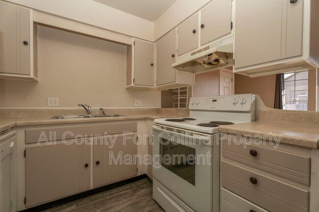 Building Photo - 3041 Sumac St
