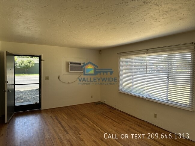 Building Photo - 519 W Orangeburg Ave