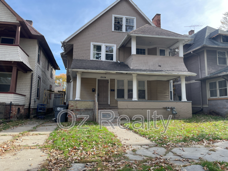 Foto principal - 2524 Maplewood Ave