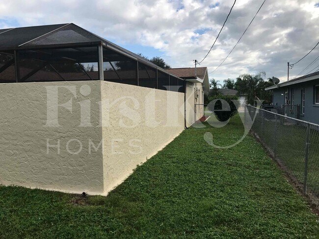 Foto del edificio - 241 SW 32nd Terrace