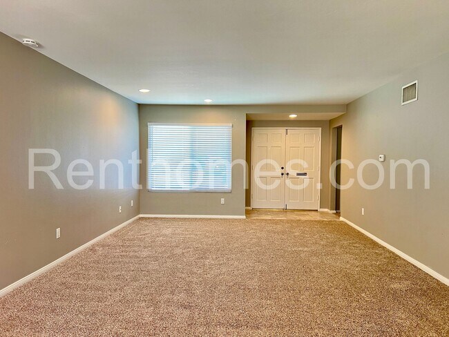 Foto del edificio - 1426 Kingston Dr