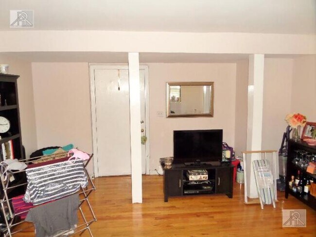 Building Photo - 4 bedroom in Brookline MA 02445