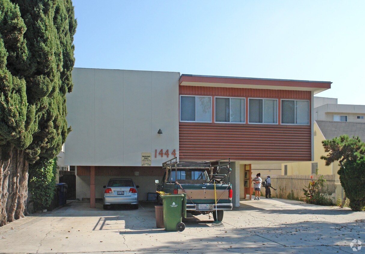 Primary Photo - 1444 S Wooster St