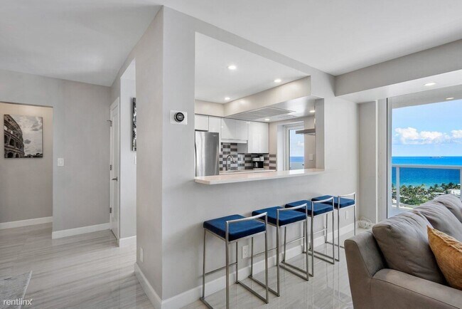 Foto del edificio - 2 br, 2 bath Condo - 2715 N Ocean Blvd Apt...