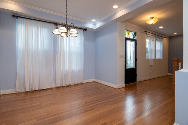 Foto del edificio - 500 Longfellow St NW