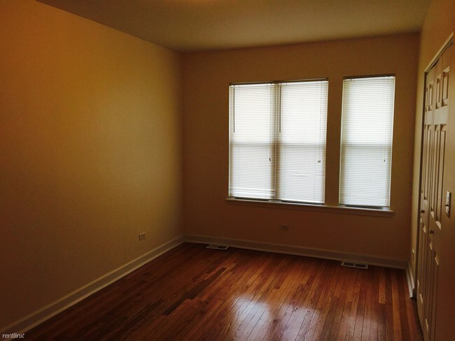 Building Photo - 2 br, 2 bath  - 2704 W Arthur Ave Apt 3S