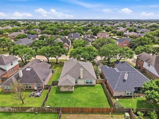 Foto del edificio - 18010 Timber Crossing Ln