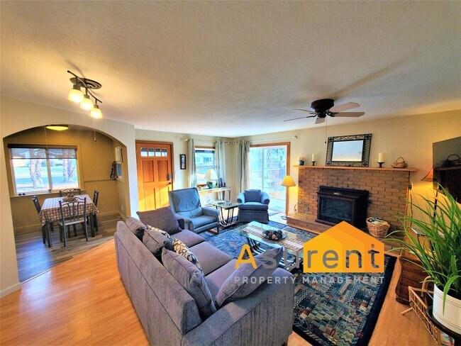Foto del edificio - Charming Updated Fully Furnished Rental Av...