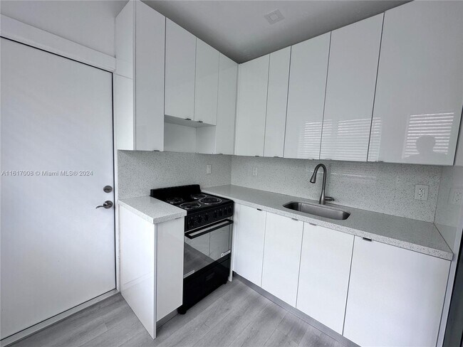 Building Photo - 215 Zamora Ave