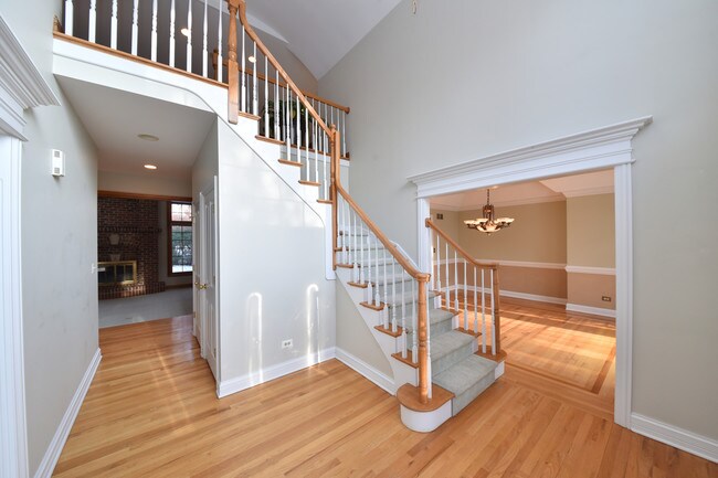 Building Photo - 2804 Royal Fox Dr