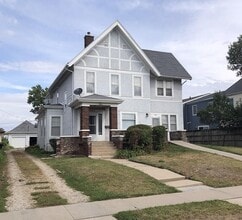 Building Photo - 615 W Main St