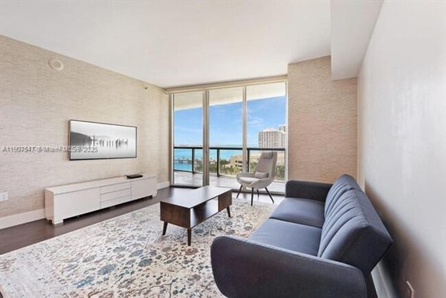 Photo - 495 Brickell Ave Apartment