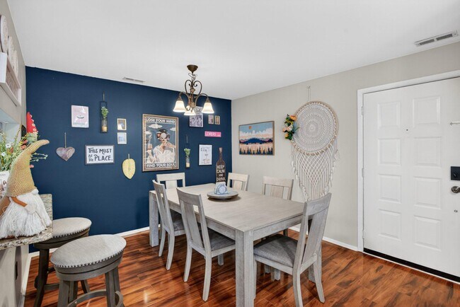 Building Photo - 5109B Aberdeen Dr