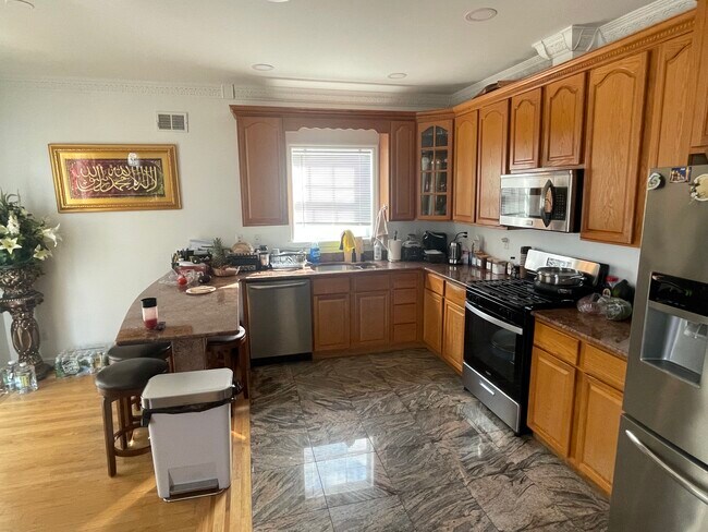 Cocina abierta al comedor - 248 Kingsland Ave