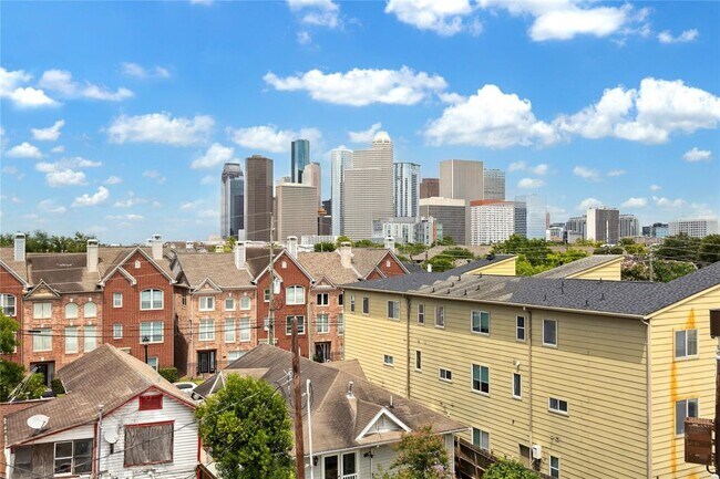 Foto del edificio - 104 W Drew St