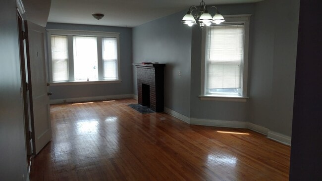Building Photo - 4816 W Belden Ave