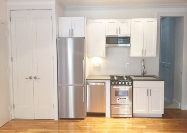Primary Photo - 111 E 7th St