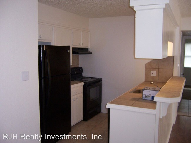 Foto del edificio - 1311 Glen Oaks Ct
