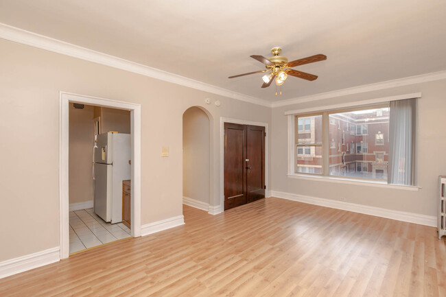 Building Photo - 2209 S 61st Ct