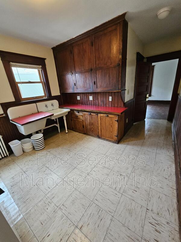 Photo - 38-40 Monroe Street - 3 Apartment