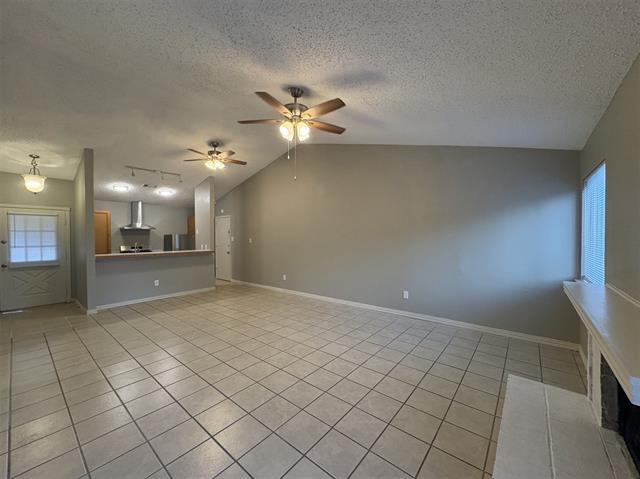 Building Photo - 1206 High Valley Dr