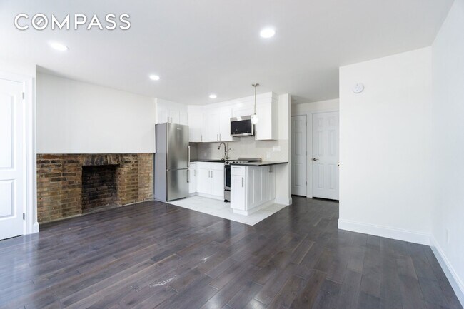 Foto del edificio - 400 E 9th St