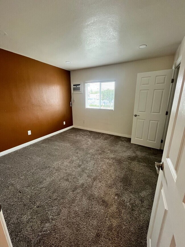 Foto del edificio - $2,850 - 2 Bed 1 Bath House in San Diego