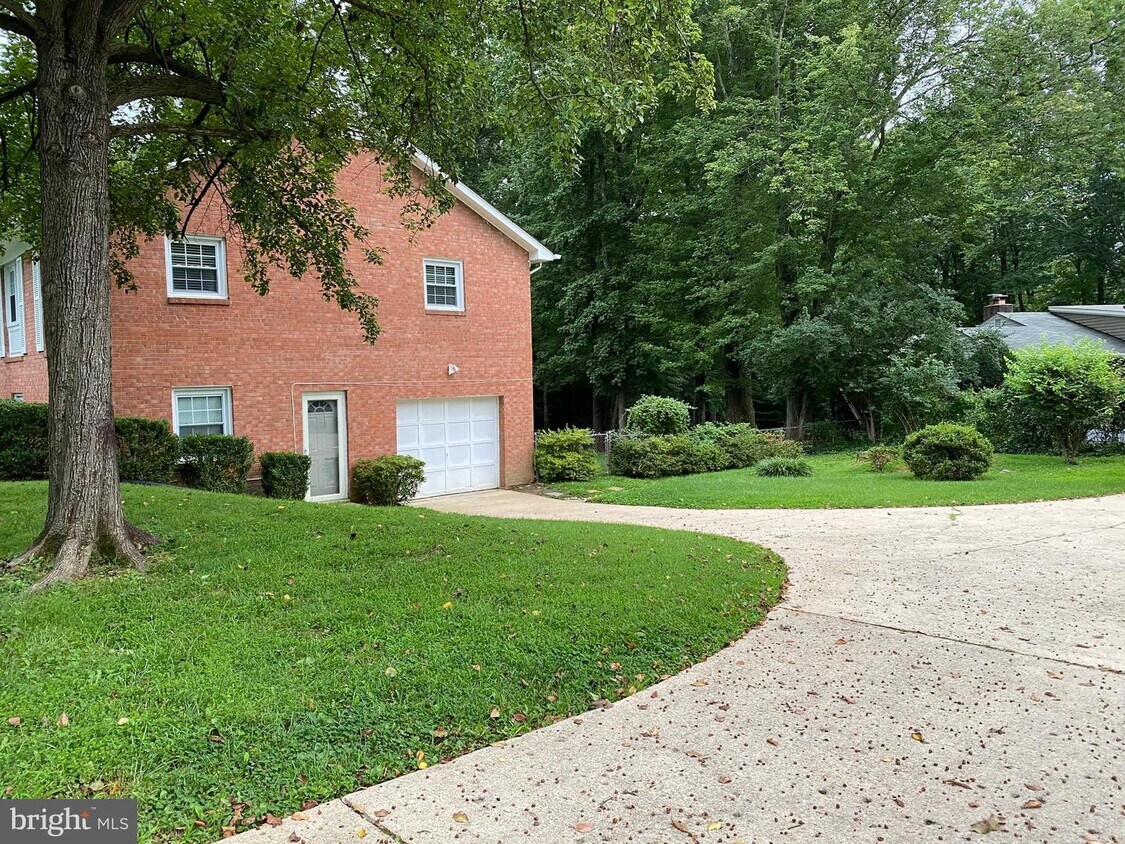 5001 Wenruth Pl, Annandale, VA 22003 House Rental in Annandale, VA