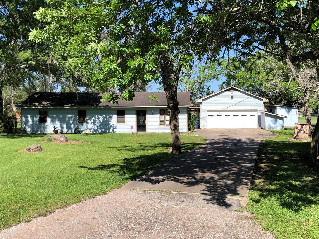 40 Holly Chase St, Clute, TX 77531 House for Rent in Clute, TX