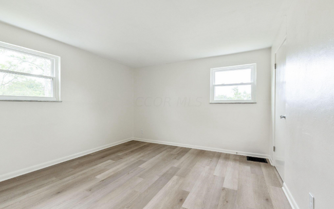 Building Photo - 586-588-588 Georgian Dr