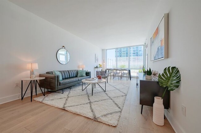 Foto del edificio - 20 Newport Pkwy
