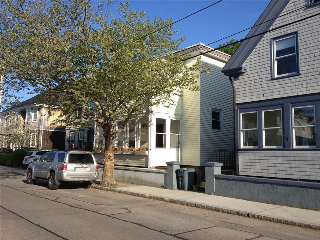 31 W Narragansett Ave Unit 2, Newport, RI 02840 Room for Rent in