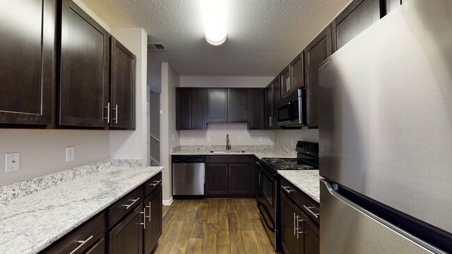 Building Photo - Avalon Peaks