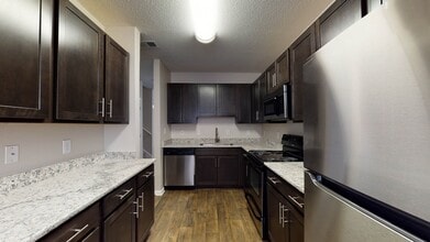 Building Photo - Avalon Peaks