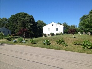 Building Photo - 7 Cattail Dr