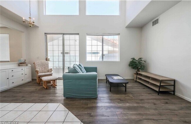 Foto del edificio - 1701 Park Mesa Ln