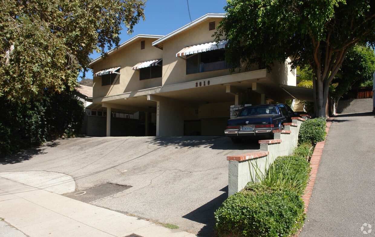 Primary Photo - 2010 N Verdugo Rd