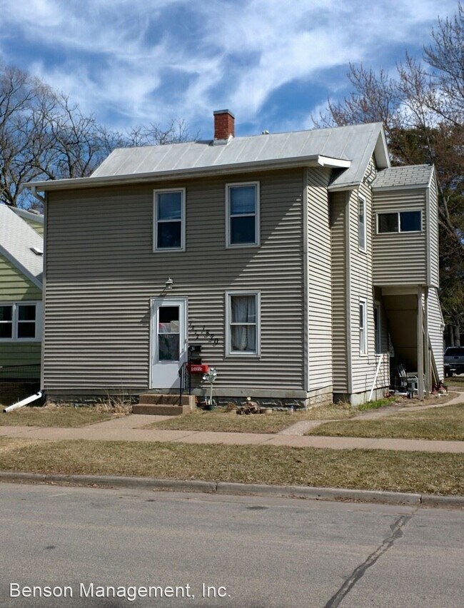 Building Photo - 2 br, 1 bath House - 1820 Wood St.