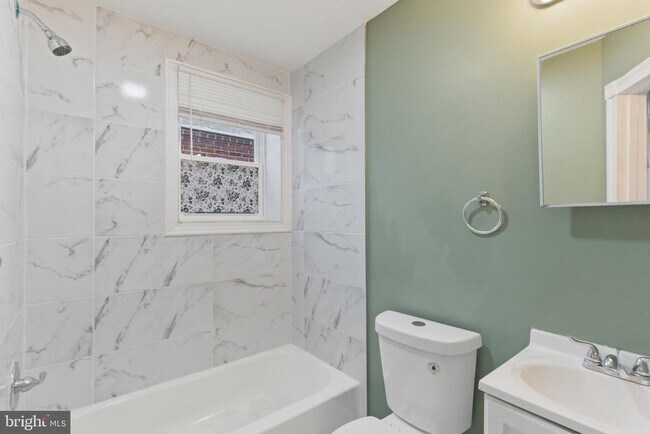 Foto del edificio - 3836 N Darien St