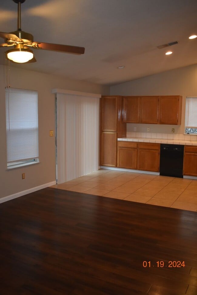 Building Photo - Nice Three Bedroom Home in Weston Ranch wi...